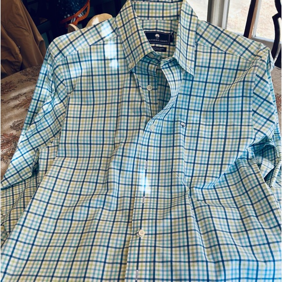Southern Button Down Medium- EUC
— Great for Easter - Picture 1 of 5